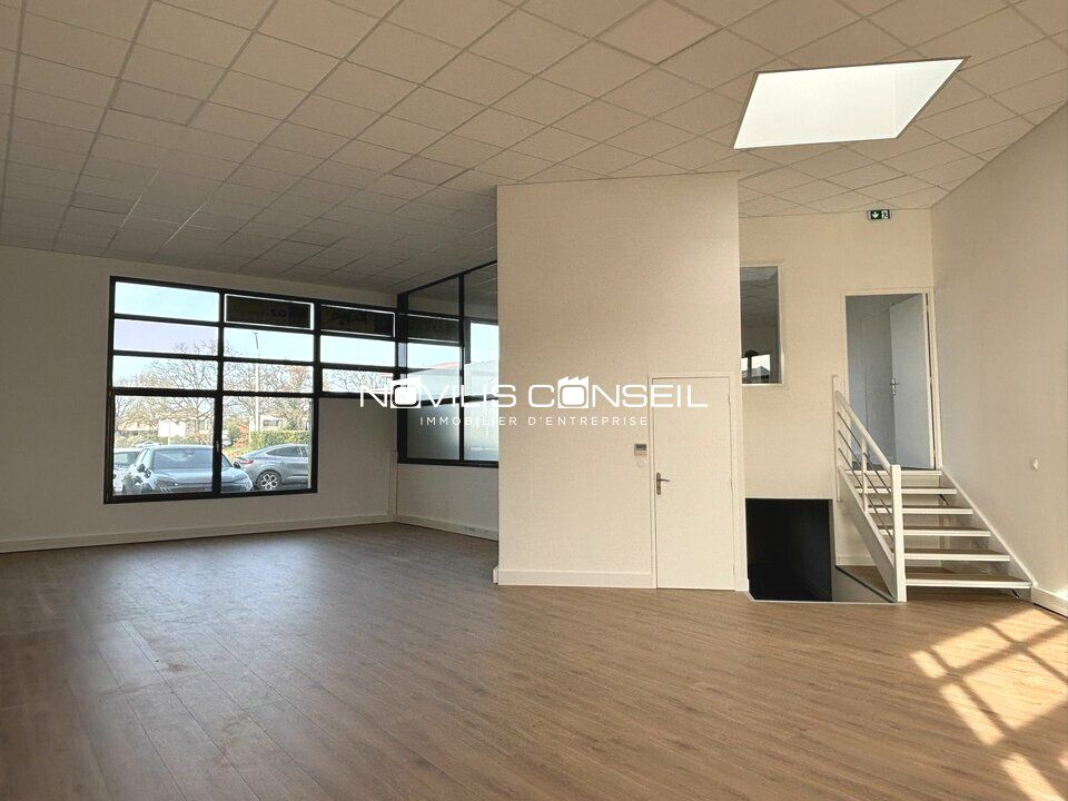 Location bureaux 200 m² non divisibles