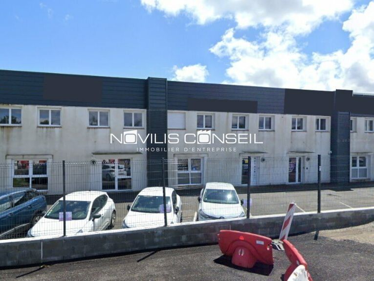 Location local d''activites 303 m² non divisibles
