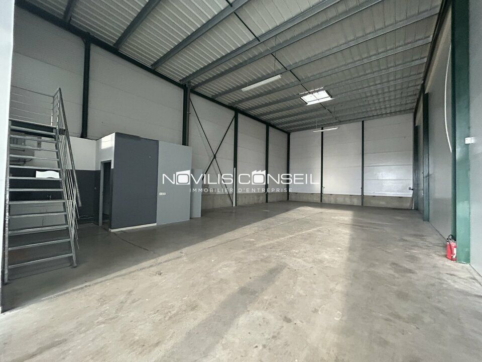 Location local d''activites 225 m² non divisibles