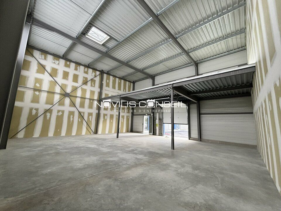 Location local d''activites 316 m² non divisibles