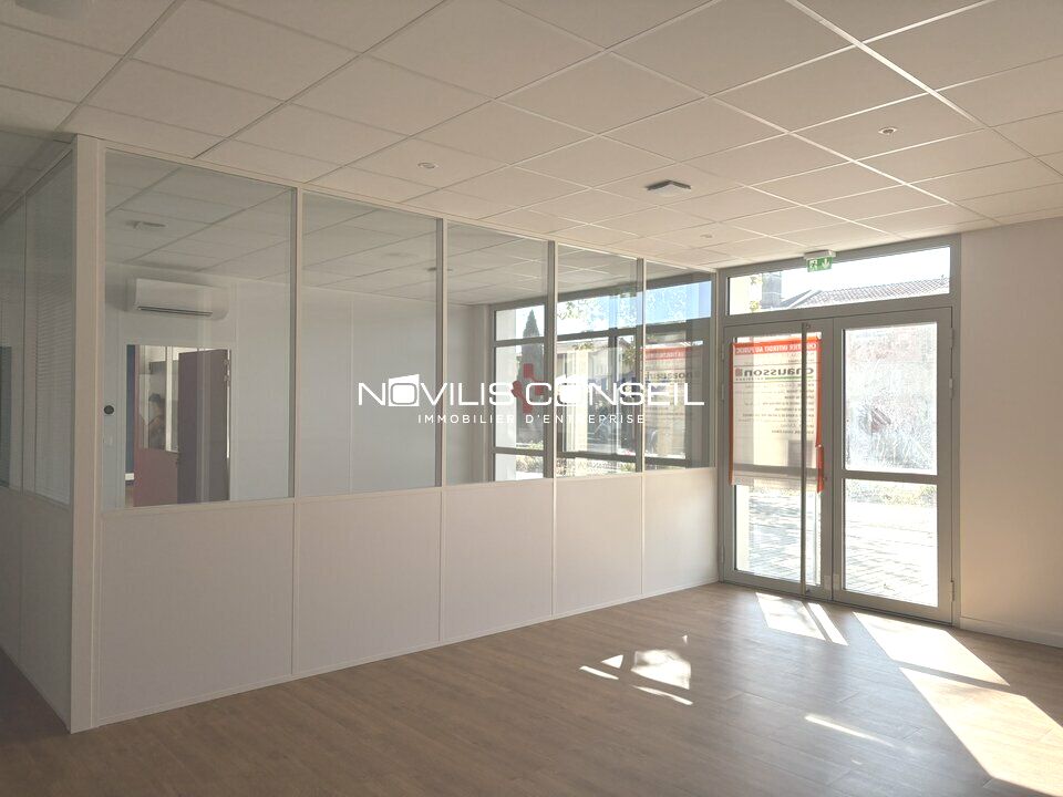 Location local professionnel 446 m² non divisibles