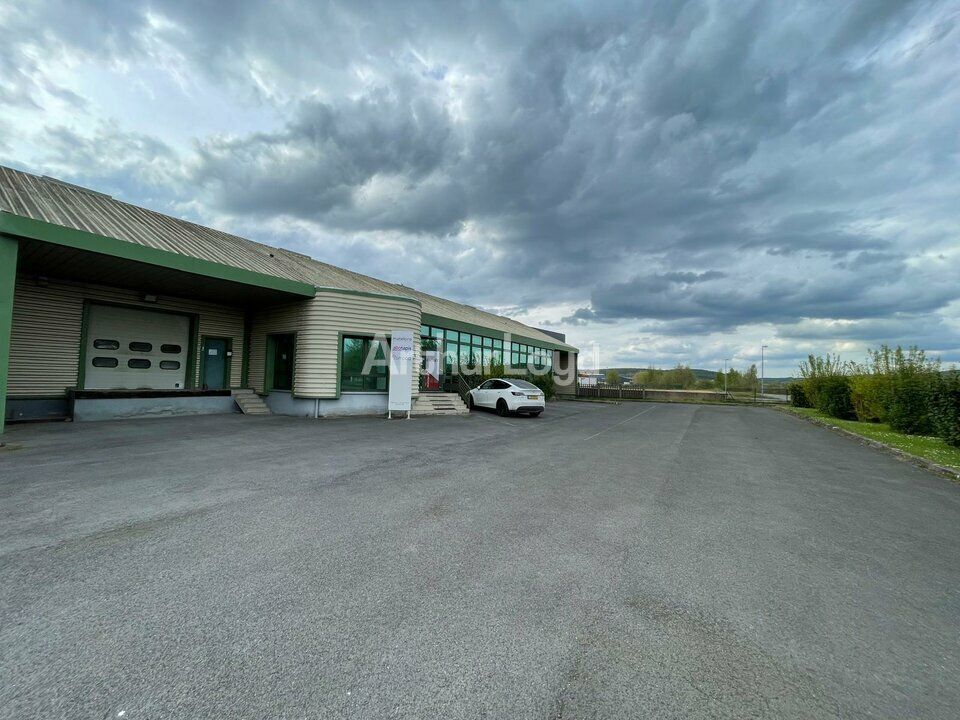Location local d''activites 1980 m² non divisibles