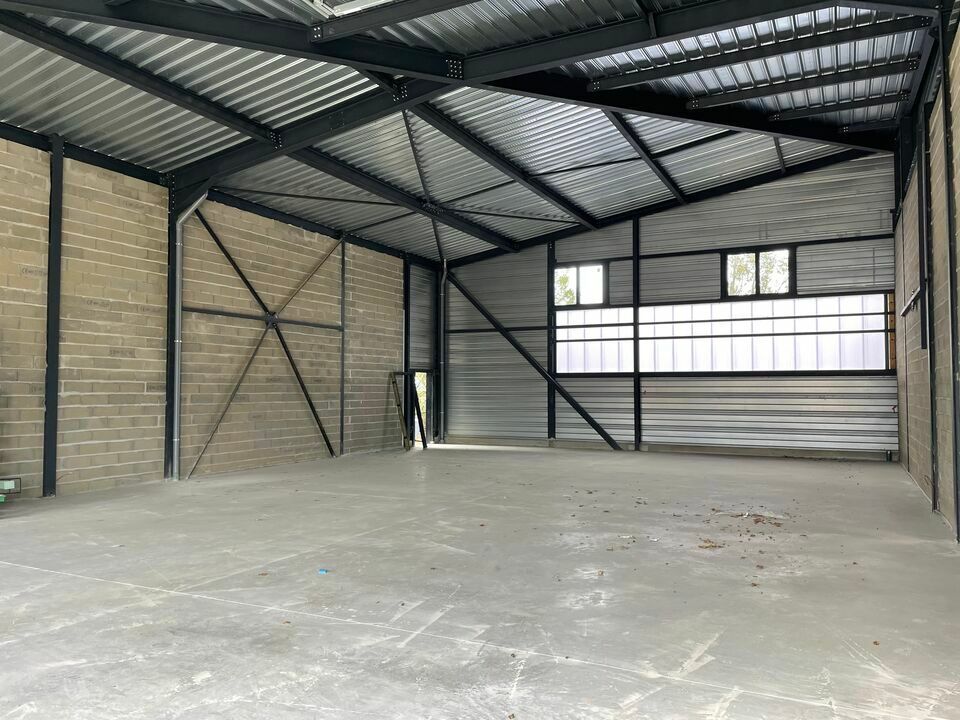 Vente local d''activites 250 m² non divisibles