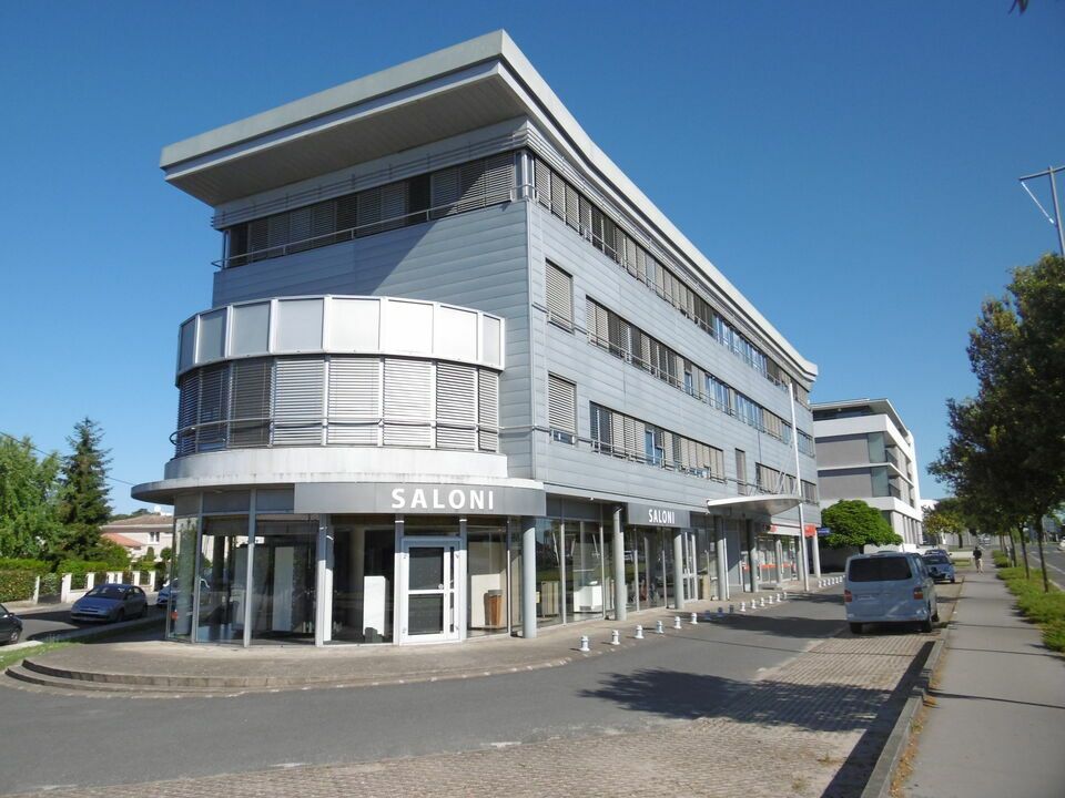 Location local commercial 260 m² non divisibles