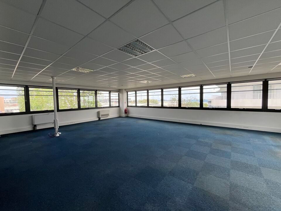 Location bureaux 335 m² divisibles à partir de 100 m²
