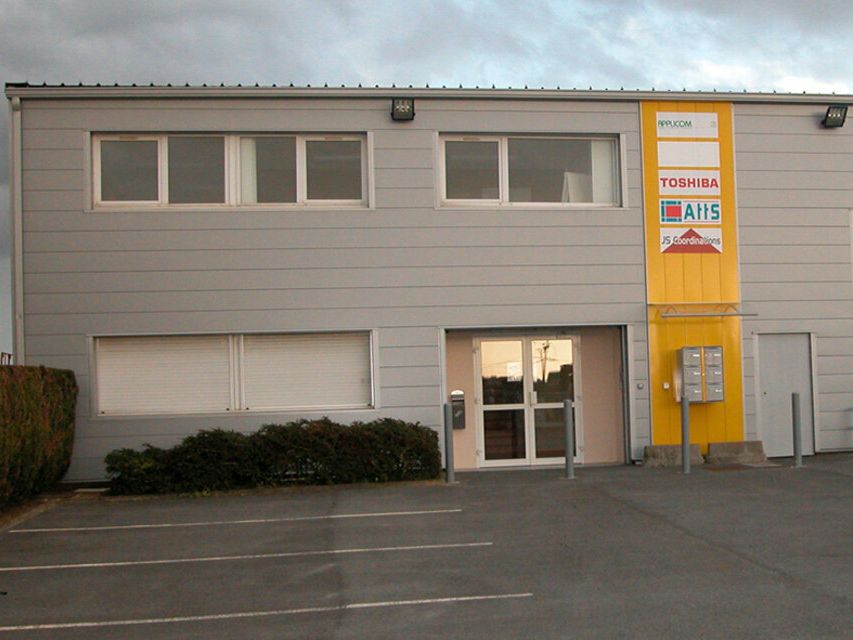 À LOUER – Bureaux modernes de 116 m² avec open space climatisé
