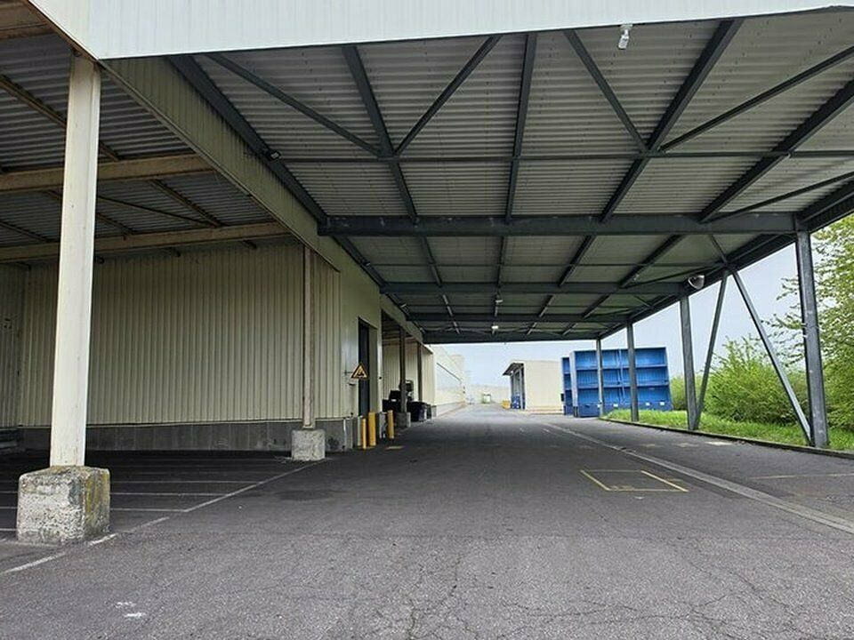 Bâtiment industriel de 18 556 m² à vendre - Moselle
