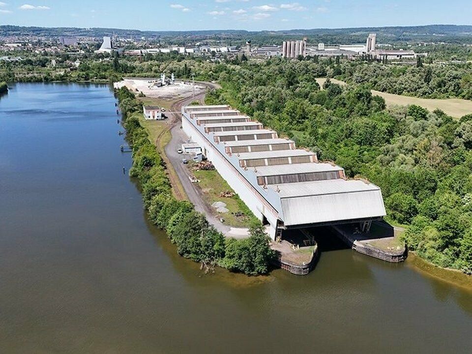 Vente terrain 600000 m² non divisibles