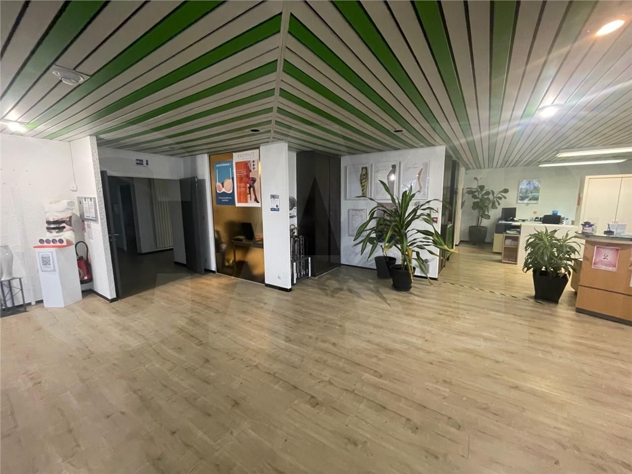 Vente local 1014 m² à Caudan