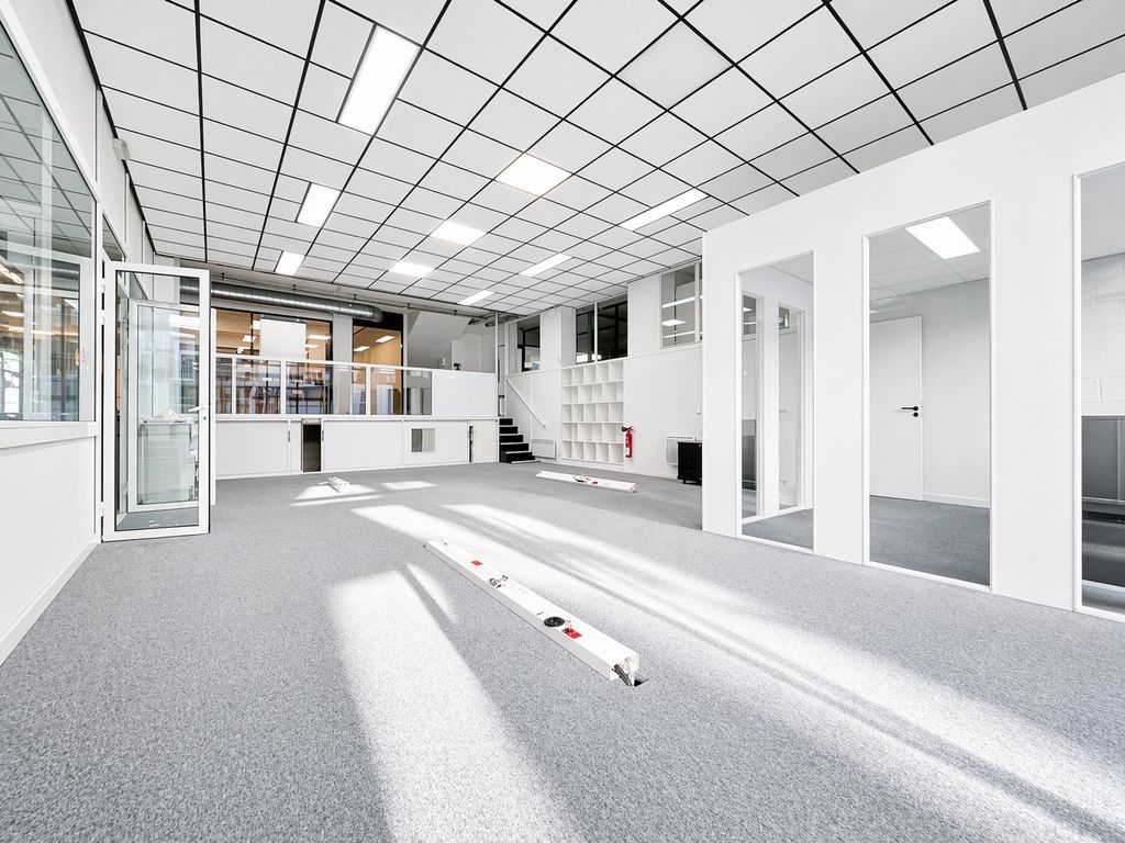 Location bureaux 350 m² non divisibles