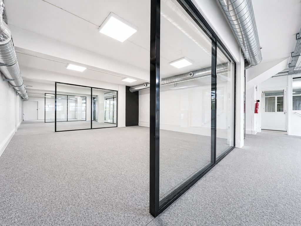 Location bureaux 350 m² non divisibles