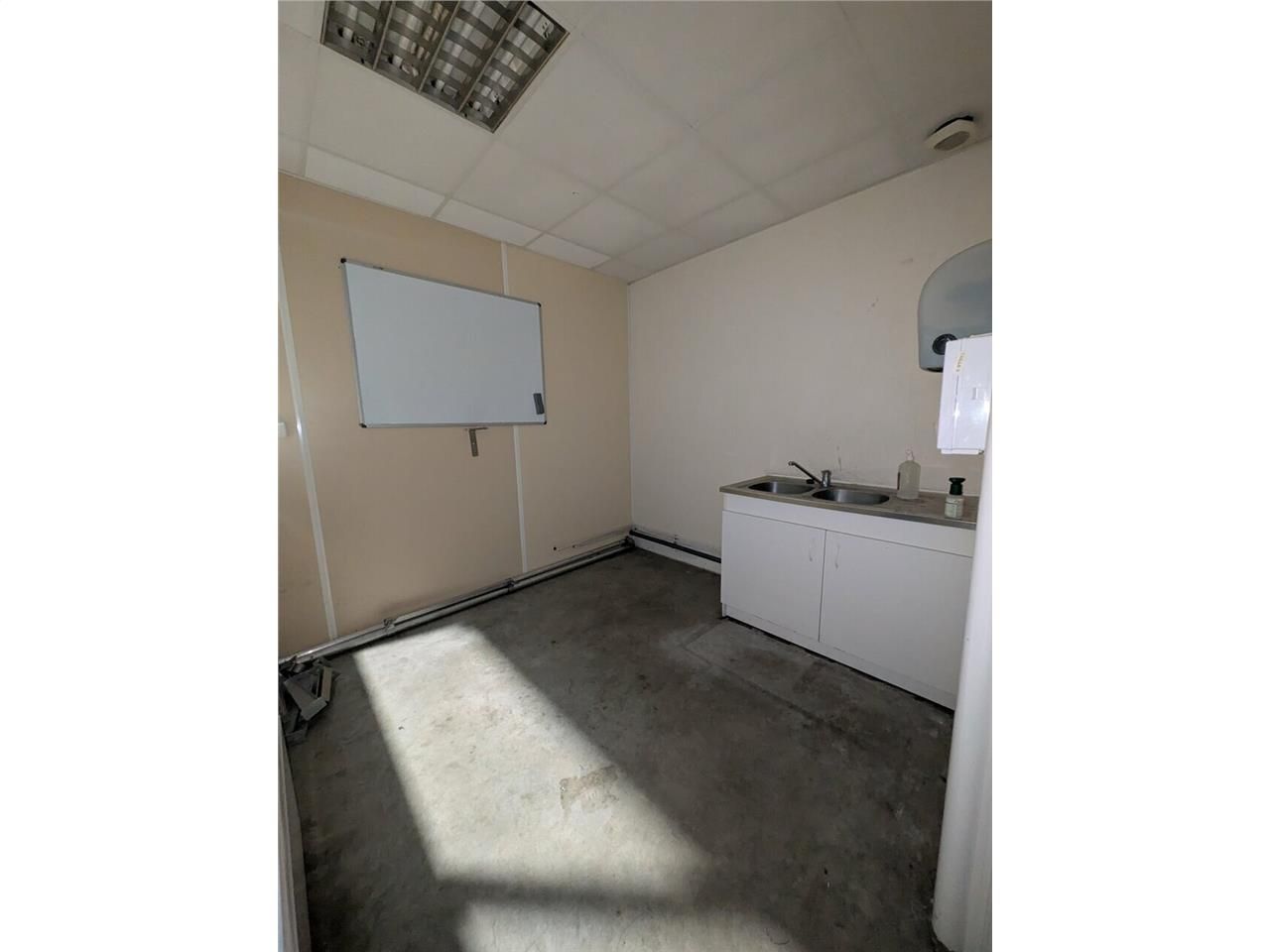 LOCAL D'ACTIVITE DE 400M² EN LOCATION