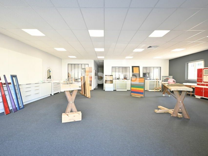 LOCAL COMMERCIAL A LOUER - CHATENOY LE ROYAL