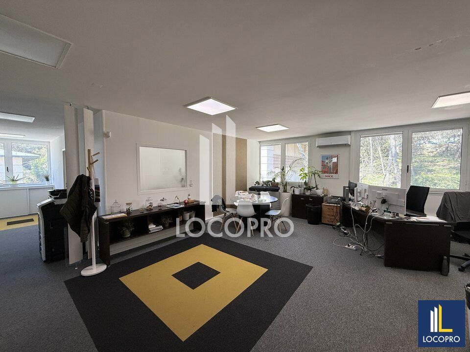 Location bureaux 134 m² non divisibles