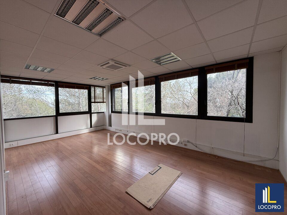 Location bureaux 154 m² non divisibles
