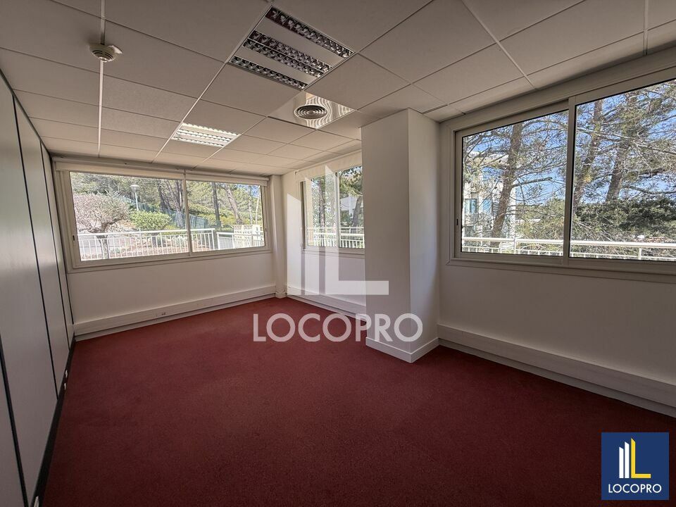 Location bureaux 14 m² non divisibles