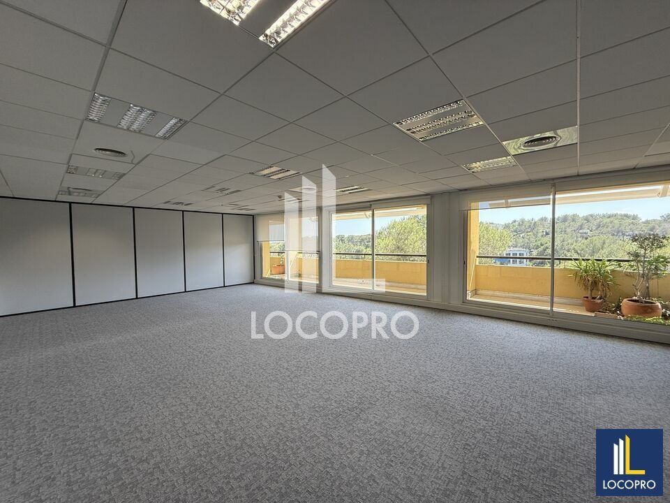 Location bureaux 93 m² non divisibles