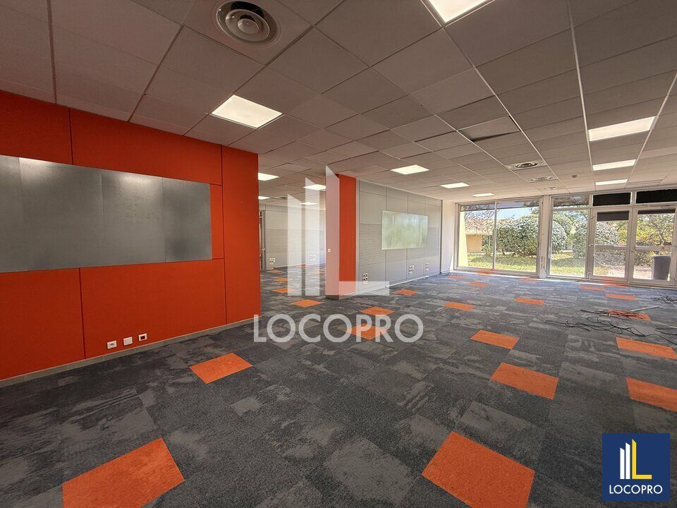 Location bureaux 280 m² non divisibles
