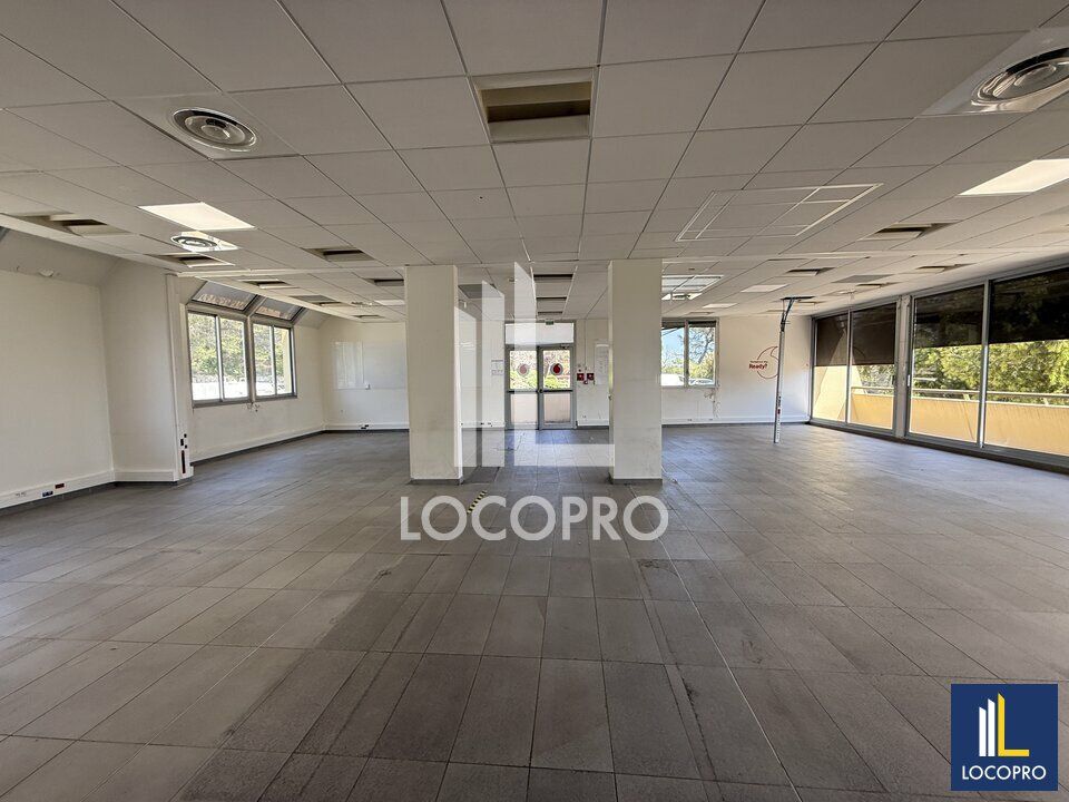 Location bureaux 392 m² non divisibles