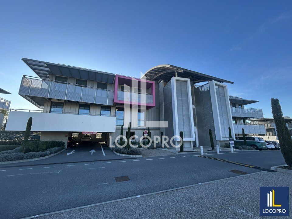 A LOUER - BUREAUX NEUFS - 648 M2 - SOPHIA ANTIPOLIS