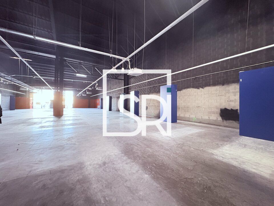 LOCATION LOCAL COMMERCIAL - 1 238 M² - RETAIL PARK DU BREZET - 63100