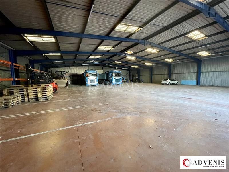 Vente local d''activites 2040 m² non divisibles