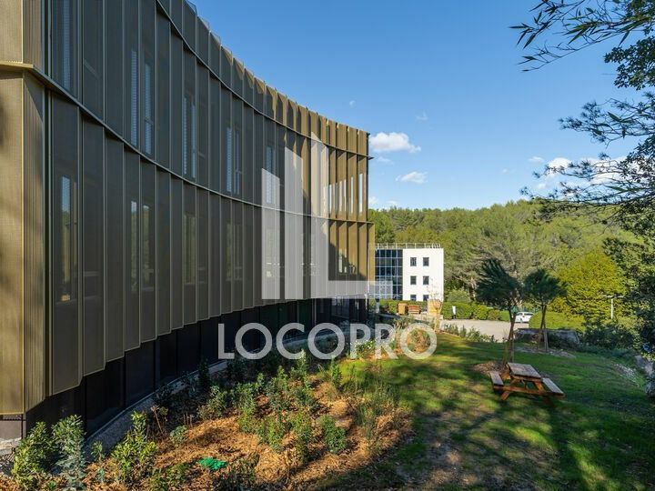 302 m² pour ce bureaux en location à Sophia antipolis