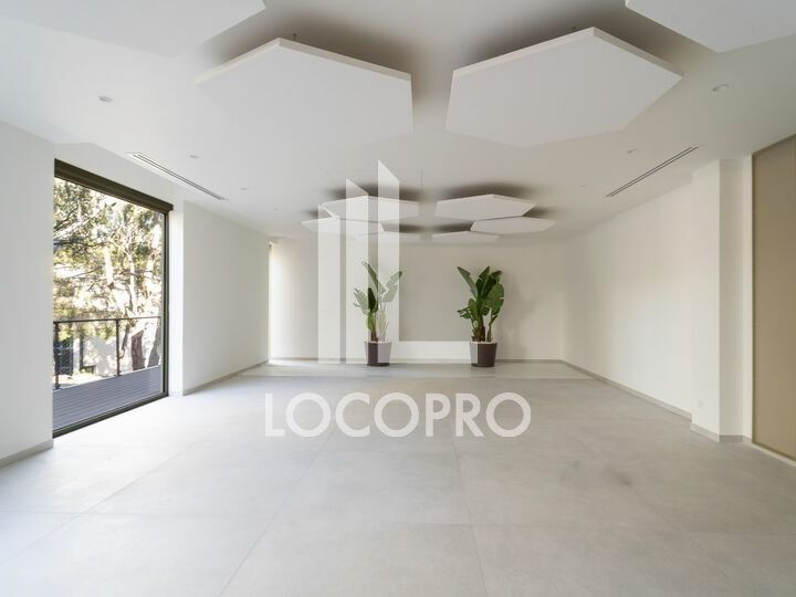 865 m² pour ce bureaux en location à Sophia antipolis