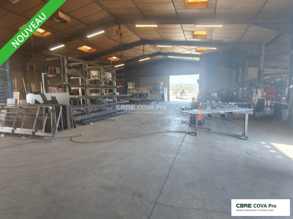 Location local d''activites 1100 m² non divisibles