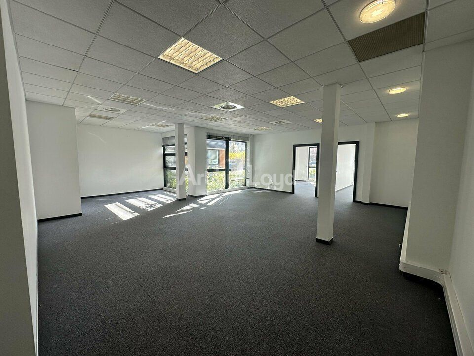 A louer, locaux de bureaux rénovés à l' Espace Européen à Schiltigheim