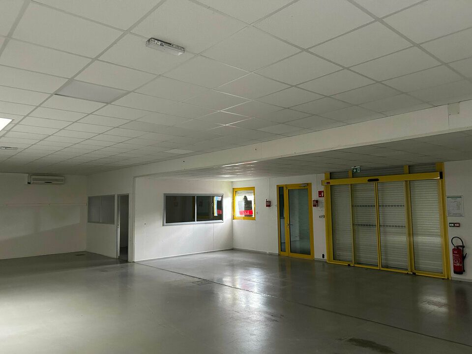 Location local d''activites 490 m² non divisibles