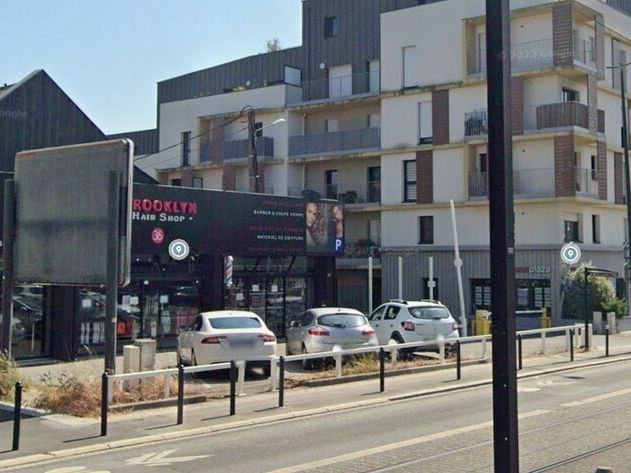 NANTES ROUTE DE VANNES , DESSERVIE PAR LE TRAMWAY