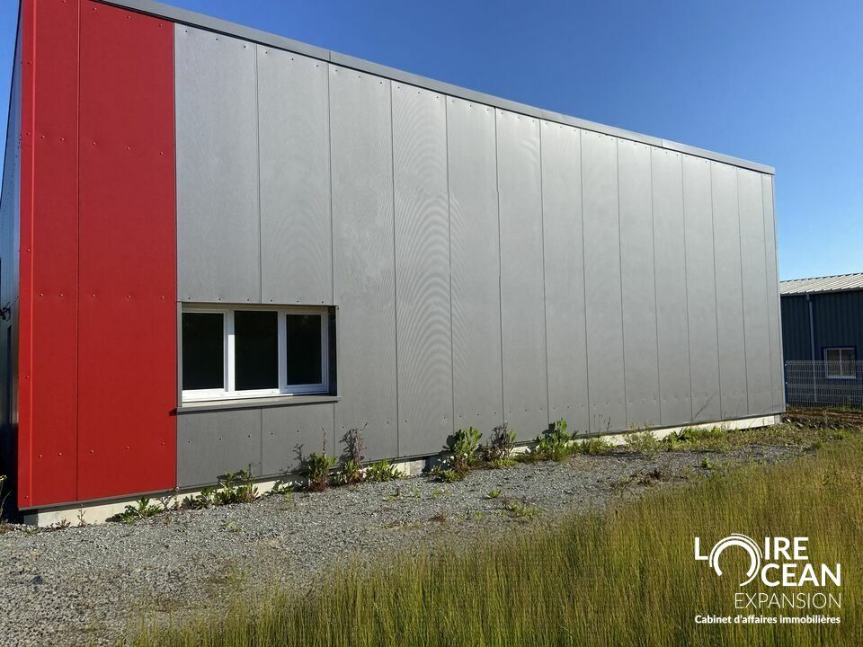 Location local d''activites 180 m² non divisibles