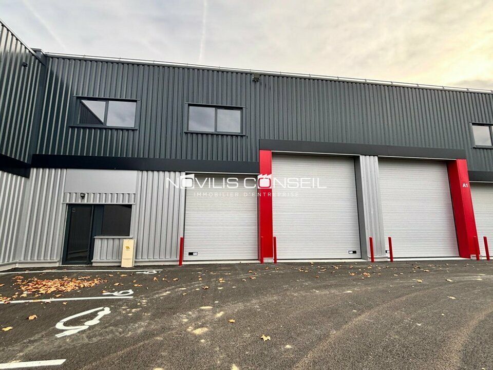 Location local d''activites 942 m² non divisibles