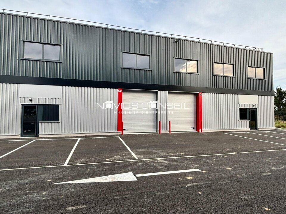 Location local d''activites 784 m² non divisibles