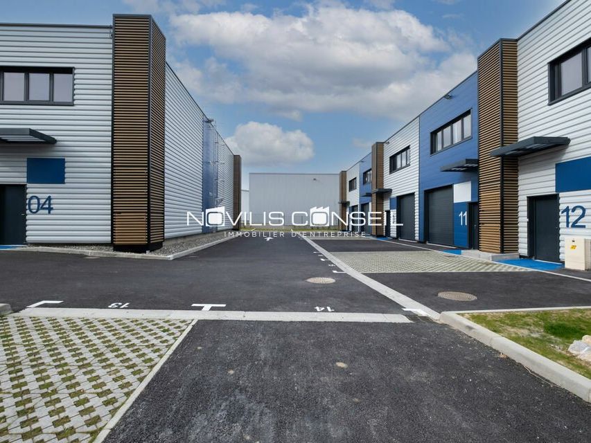 Location local d''activites 325 m² non divisibles