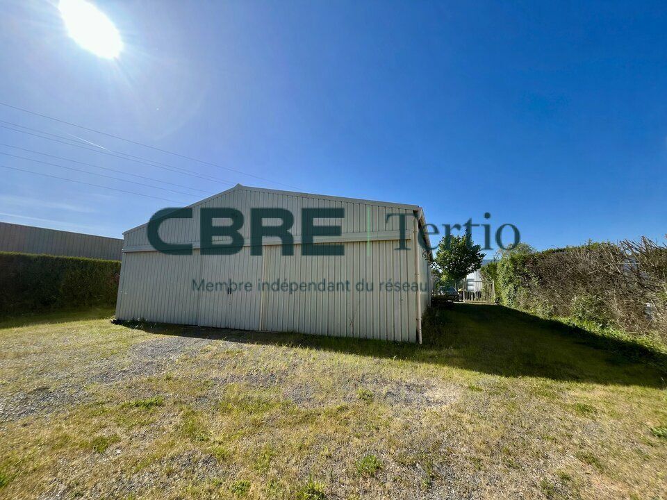 Location local d''activites 261 m² non divisibles