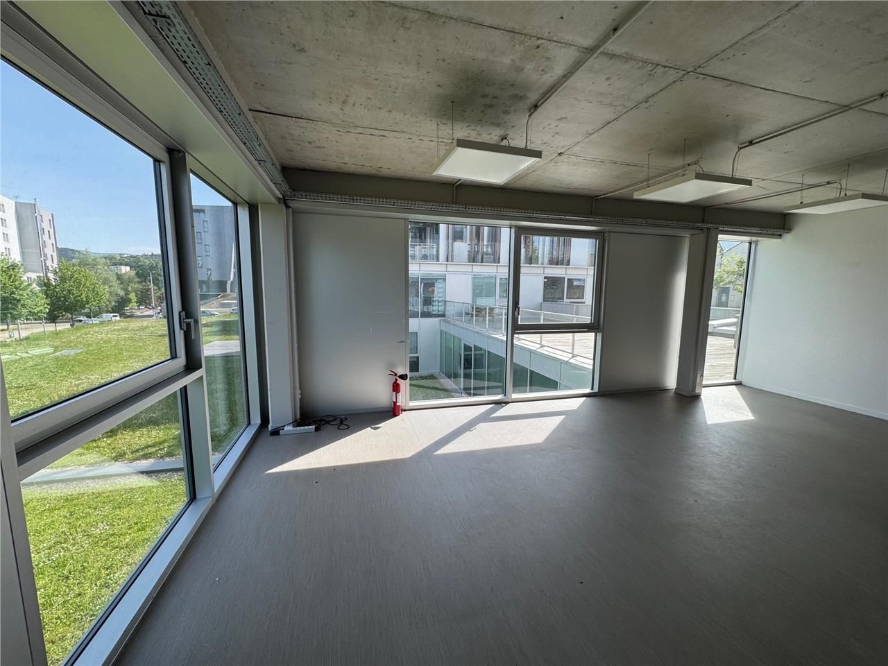 Location bureaux 79 m² à Saint-Étienne