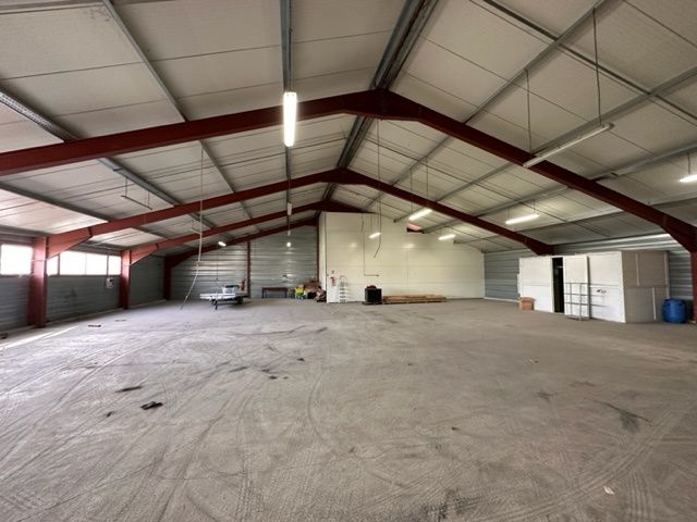 Vente local 905 m² à Feurs