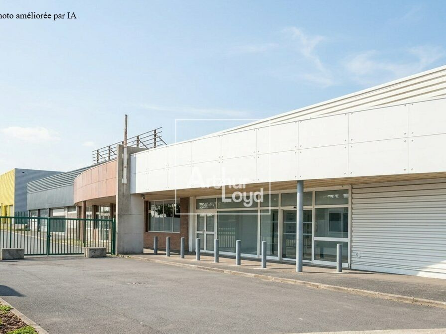 Location local commercial 1200 m² divisibles à partir de 600 m²