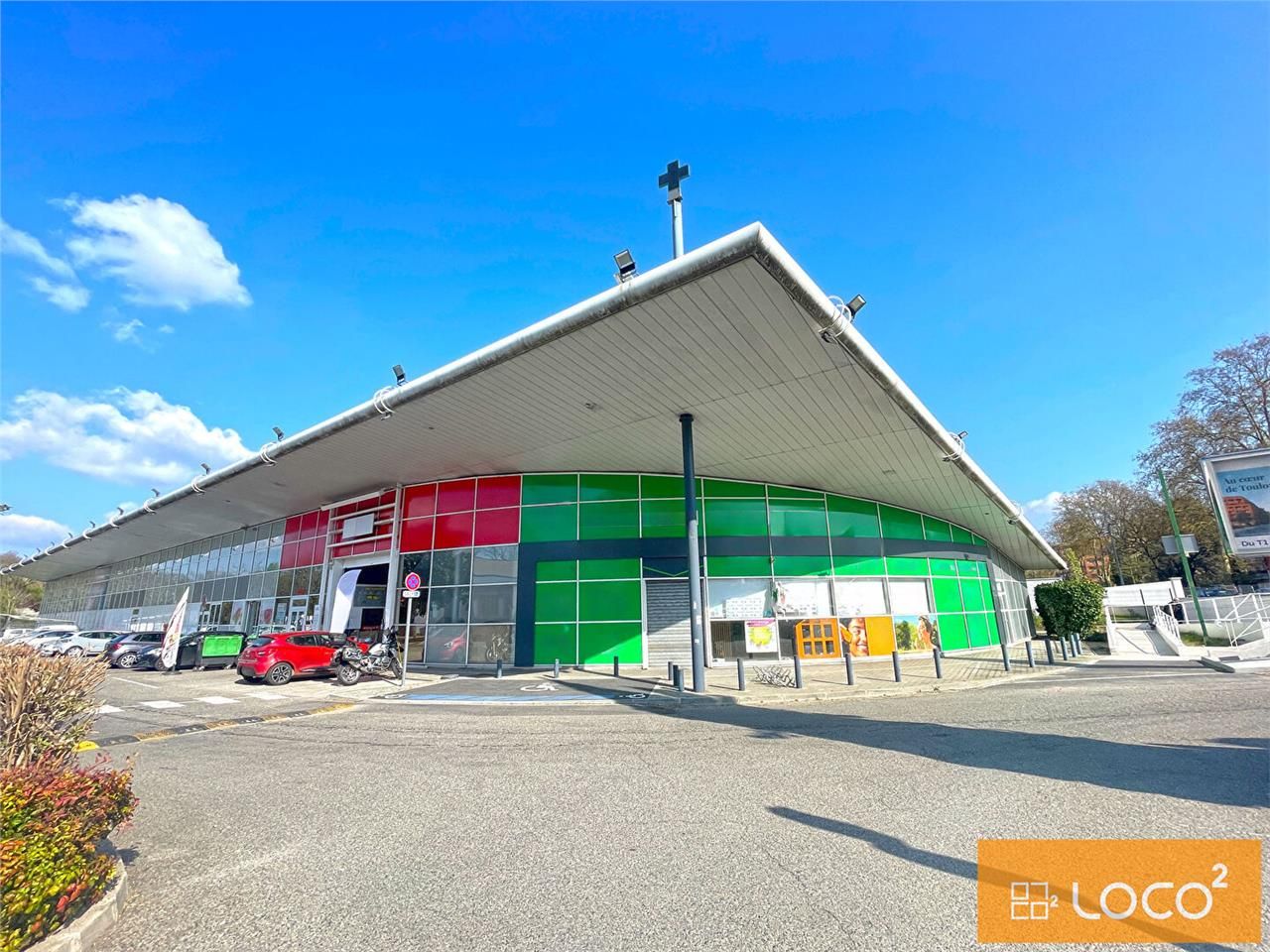 Location local commercial 225.00 m² à TOULOUSE