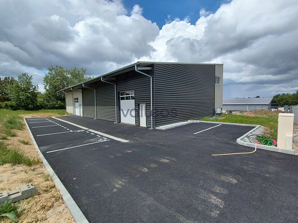 Location local d''activites 612 m² non divisibles