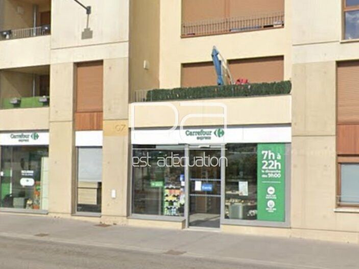 Location local commercial 181 m² non divisibles