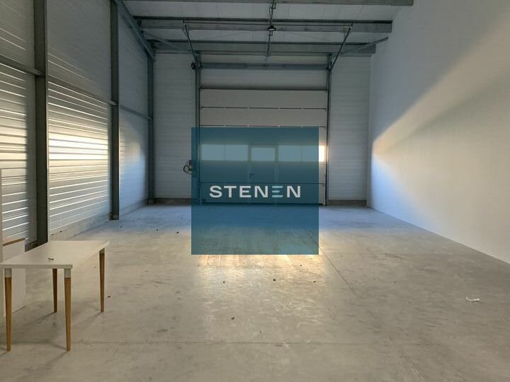 Location local d''activites 213 m² non divisibles