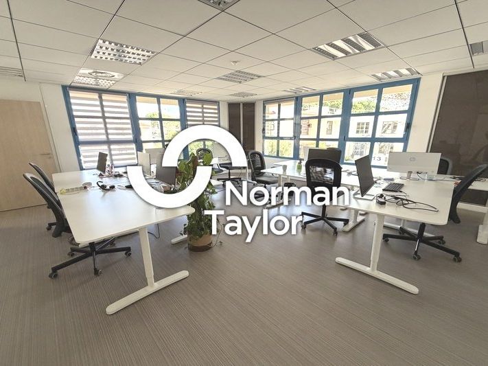 Location bureaux 210.8 m² non divisibles