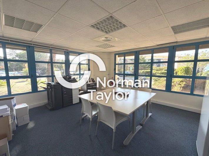 Location bureaux 188.2 m² non divisibles