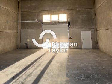 Location local d''activites 150 m² non divisibles