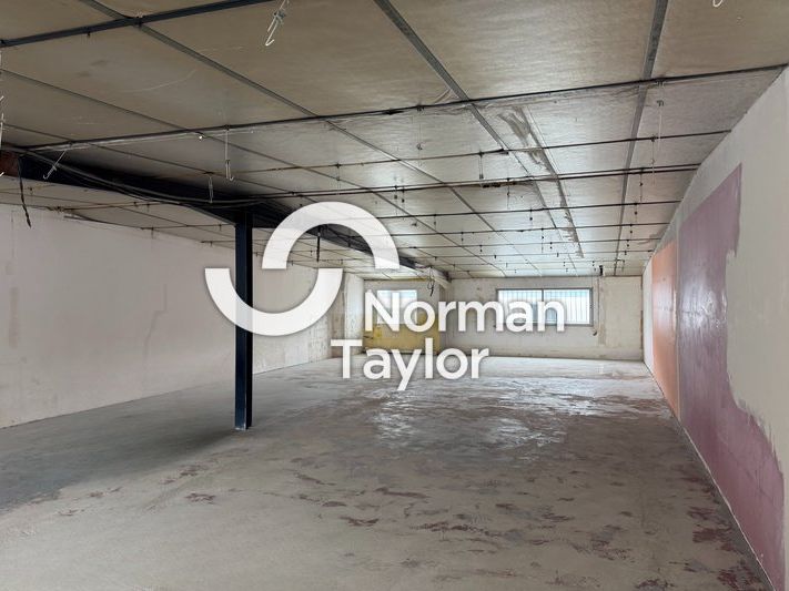 Location local d''activites 160 m² non divisibles