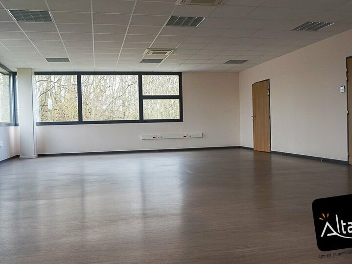 Location bureaux 120 m² non divisibles