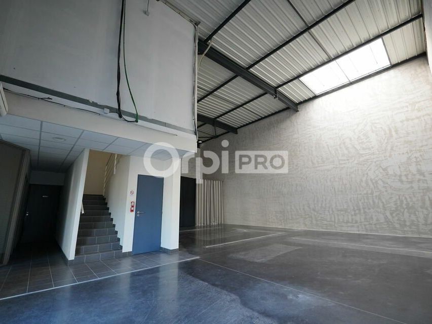 LOCAL D'ACTIVITE A LOUER - 225 m² - DECINES CHARPIEU